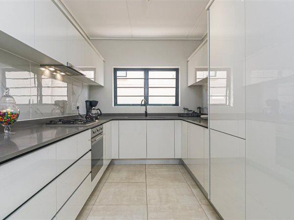 To Let 3 Bedroom Property for Rent in Waterfall Eastern Cape